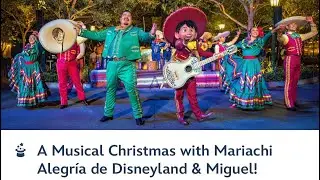 Live Musical Christmas show with Mariachi Alegr&iacute;a de Disneyland and Miguel from Coco! #disney