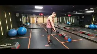 Snatch grip barbell row