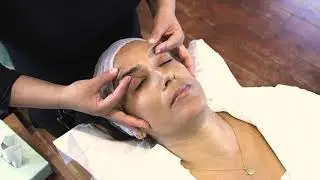 BLINK BROW BAR | TREATMENT: Brow Pinching Masssage