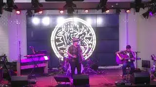 live '' what's up '' au Mira à la Teste