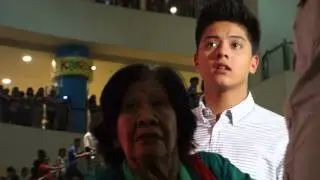 Daniel Padilla and Kathryn Bernardo hugs and Kissed their Lola Fan