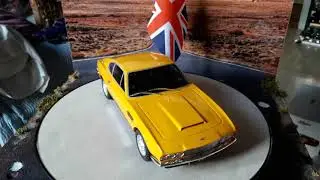 The Persuaders TV Show 1/18 1970 Aston Martin DBS Lord Brett Sinclair Car Resin Scale