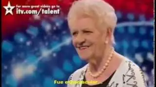 El canto sorprendente de Janey Cutler una mujer de 80 a&ntilde;os - Videos Estrellas MundoTodo