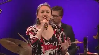 Performance at Savoy theatre, Helsinki 2018 (Nina Cast&eacute;n)