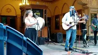 kelly foley band play the main street market 19