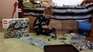 Valen building a Lego Galaxy Squad Galactic Titan!