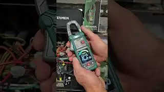 Smart Clamp Meter for Precision Measurement - Auto-Ranging AC/DC Voltmeter