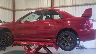 You Wont Find A More Reliable Machine Than Howdens Mid Rise Scissor Lift To Support Your Four Wheels