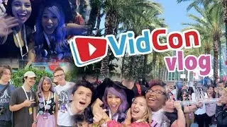 Joji, Dance Mobs & Cockroach Eating?! | VIDCON 2016 VLOG