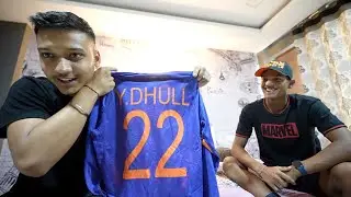 He gifted me his India U19 World Cup Jersey! 🇮🇳