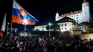 Тысячи людей вышли на акцию против 