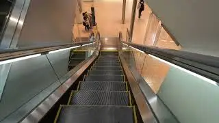 北海道 札幌ステラプレイス 4F‐3F | Stellar Place Sapporo, Escalator Hokkaido Japan