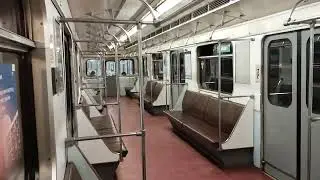Вагон метро модель 81-717 (ЛВЗ) бортовой 8834 в перегоне Парнас - пр. Просвещения. С видом в туннель