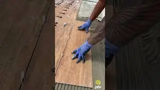 Instala&ccedil;&atilde;o de piso amadeirado #shorts #dica #azulejista #obra #reforma #arquitetura #pedreiro #tiles