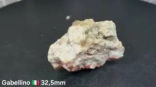 Strontianite Strontianit UV ✨️ 32,5mm Gabellino 🇮🇹 -- www.rossminerals.com