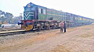 129Up Thall Express HBU20 8060 Locomotive || Depart Bhakkar with His Combine Whistles