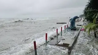 OMBAK LAUT SETINGGI 2 METER HANTAM PANTAI CERMIN