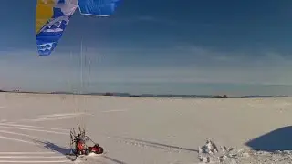RC Paraglider Opale Hybrid 5.2 und Trike XL mit Ski-Kufen bei Schnee