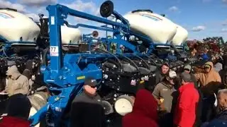 2015 Kinze 3660 16/31 Planter with 1200 Acres Sold on Illinois Auction