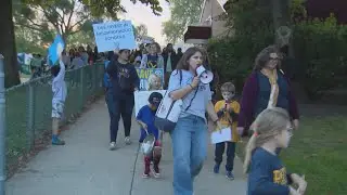 Families in Evanston protest proposal to close Dawes Elementary