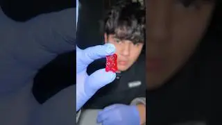 Я съел самые острые конфеты в мире