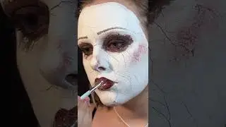 Cracked doll makeup look👀 #makeup #makeupartist #makeuplover