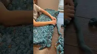 Hand knit chunky blanket tutorial! #crochet #diy #handknitting #knitting #sidehustle