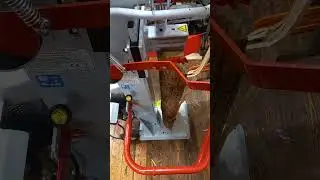 Nejlep&scaron;&iacute; &scaron;t&iacute;pač dřeva VARI 14TON Palivov&eacute; dřevo #shorts #video #work #tools #forestmachine #vari