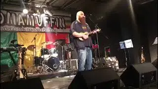 Can't Help Falling in Love live at Romamuffin 22/10/2022 Acrobax