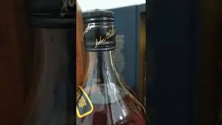 whisky Black Label 2000' Wood Case