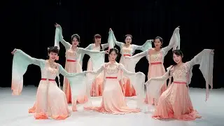 Cô Nhung Lưu_Bài múa cổ trang tập thể lớp Nữ Nhi Tình