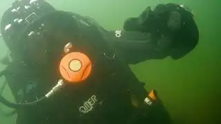 Hookah winter diving with fullface mask and opencell suit