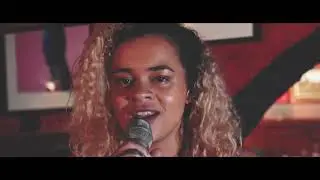 Nikki Ambers - In My Arms (Acoustic)