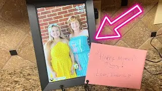 Frameo 10.1 Inch WiFi Digital Picture Frame, 1280x800 HD IPS Touch Screen Best Gifts for Mom Idea!
