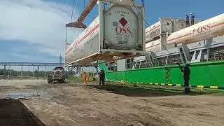 Loading & Unloading Iso Tank LNG di Tuks PAG Aceh