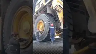 Harga 1 Ban Dump Truck = 1 Mobil Mewah?!