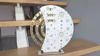 Fabriquer un calendrier perp&eacute;tuel au laser avec du contreplaqu&eacute; color&eacute; Creatorally