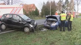 Schwerverletzte Fahrerin nach Gl&auml;tteunfall