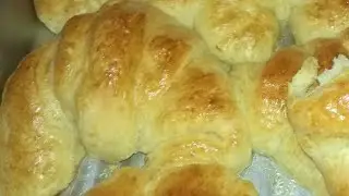 Medias lunas cuernitos de mantequilla cruasans croissant facil receta especial sin tanto trabajo