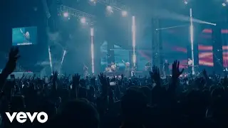 CXMMXNS, Bella Taylor Smith - What A Beautiful Name (Live) (Music Video)