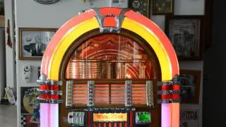 Wurlitzer 1015 Jukebox and Betty Hutton