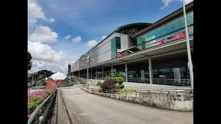 Today we went to ? Boulevard shopping mall, een wat ouder gebouw maar vele mooie winkels.