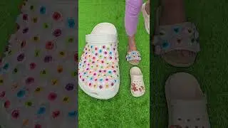 Super cool giant eye slippers 🦶👀🦶Toe sandals 🦵🏻🦵🏻 #love #trending #slippers