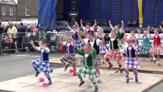 Scottish Sword Dance by juniors from Lindsay School of Dance at Stonehaven June 2017