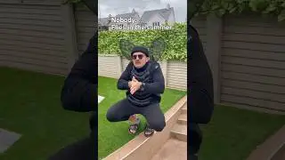 Никто... Летает каждое лето:🕺🕺💨 #лето #комедия #британский #скетч #узнаваемый #оригинальный #смеш...