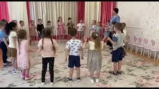 Игротанец 'МЫ ПЕЧЁМ БЛИНОЧКИ'