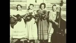 Coon Creek Girls - Banjo Pickin Girl (1944)