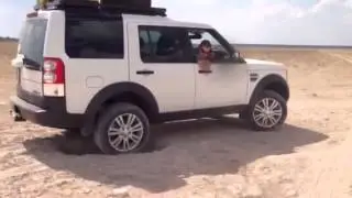 Land Rover Disco 4 Playing in the Sand Part 1