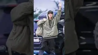 Jhope Airport fashion #hobi #bts #jhope