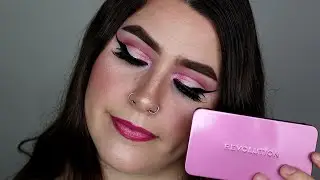 Revolution palette in  Dominic Ambient (bratz makeup)
